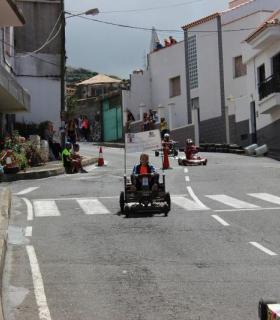 La recuperación de las tradicionales carreras de carros de madera este sábado en Las Rosas. · foto 2