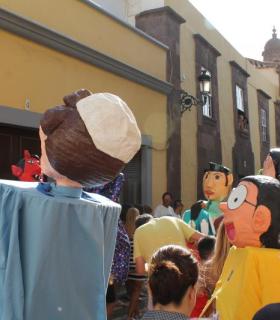Los niños fueron los verdaderos protagonistas del 2º Encuentro de Papagüevos celebrado este fín de semana en Guía. · foto 3