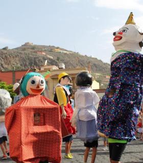 Los niños fueron los verdaderos protagonistas del 2º Encuentro de Papagüevos celebrado este fín de semana en Guía. · foto 1