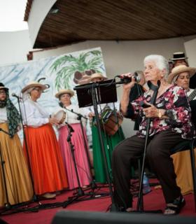 Itahisa Goya Pérez, reina de las Fiestas de la Santísima Trinidad de Igueste. · foto 1
