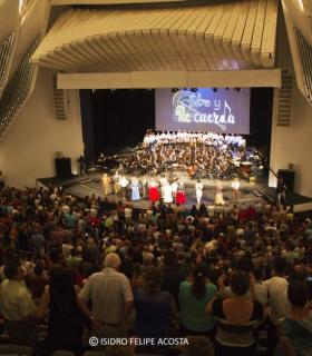 La cultura realejera brilló con luz propia homenajeando a las islas con Silba y Re-cuerda en el Auditorio de Tenerife. · foto 1