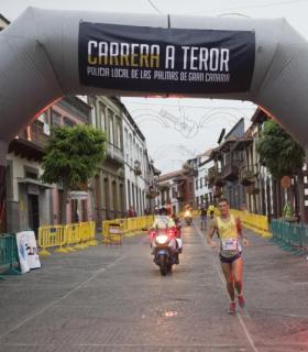 La Carrera Popular a Teror de la Policía Local congrega a más de un millar de participantes. · foto 2