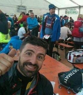 El atleta de Pájara, Paco Sánchez, completó con éxito el Ultratrail del Mont Blanc. · foto 2