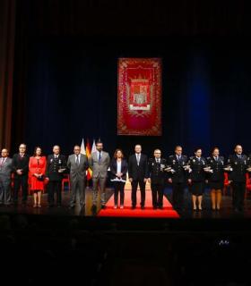 El Ayuntamiento de Las Palmas de Gran Canaria pone en marcha una nueva unidad de la Policía Local para atender a mujeres y menores víctimas de maltrato y a personas en riesgo de exclusión. · foto 9