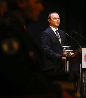 El Ayuntamiento de Las Palmas de Gran Canaria pone en marcha una nueva unidad de la Policía Local para atender a mujeres y menores víctimas de maltrato y a personas en riesgo de exclusión. · foto 5