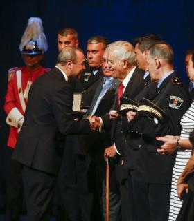 El Ayuntamiento de Las Palmas de Gran Canaria pone en marcha una nueva unidad de la Policía Local para atender a mujeres y menores víctimas de maltrato y a personas en riesgo de exclusión. · foto 6
