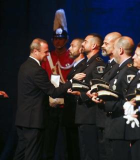El Ayuntamiento de Las Palmas de Gran Canaria pone en marcha una nueva unidad de la Policía Local para atender a mujeres y menores víctimas de maltrato y a personas en riesgo de exclusión. · foto 3