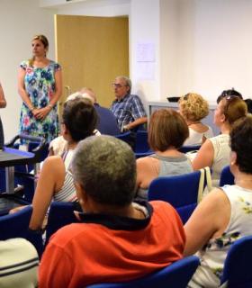 Cerca de cien entidades ciudadanas siguen  los cursos de gestión de subvenciones en Santa Cruz de Tenerife. · foto 1
