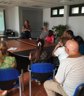 Cerca de cien entidades ciudadanas siguen  los cursos de gestión de subvenciones en Santa Cruz de Tenerife. · foto 2
