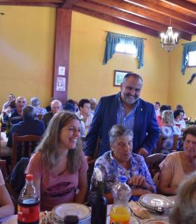 Alrededor de 150 mayores de El Rosario disfrutan de una excursión de fin de verano al municipio de La Orotava. · foto 3