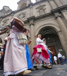 Vegueta se llena de tradición y folclore con la celebración de la romería del Rosario. · foto 6