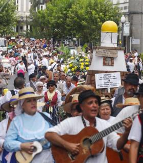 Vegueta se llena de tradición y folclore con la celebración de la romería del Rosario. · foto 3