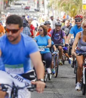 La Fiesta de la Bicicleta congrega a miles de personas en las calles en el cierre festivo de la Semana Europea de la Movilidad 2016. · foto 7