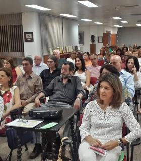 Albertine Orleans cautivó al público con su poemario Regreso a los besos del mar. · foto 11