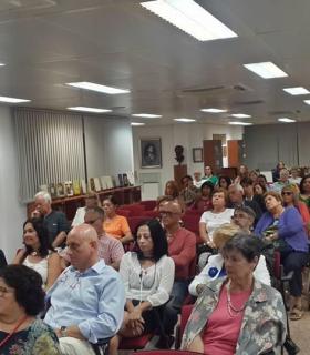 Albertine Orleans cautivó al público con su poemario Regreso a los besos del mar. · foto 8