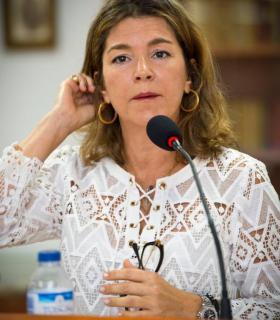 Albertine Orleans cautivó al público con su poemario Regreso a los besos del mar. · foto 6