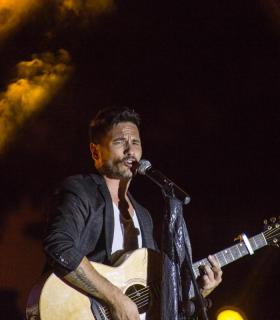 El encanto de David de María encandila al público de San Sebastián de La Gomera. · foto 2