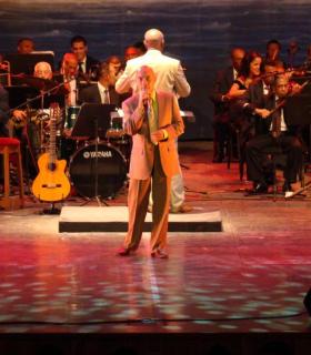 Vicente Rey actúa este lunes en San Sebastián a ritmo de boleros. · foto 2