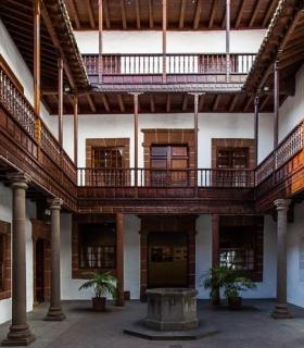 La Casa Principal de Salazar acoge una exposición del reconocido artista alemán afincado en La Palma Helmut Kiesewetter. · foto 2