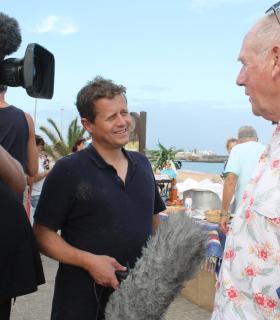El famoso presentador de la BBC Mike Bushell protagoniza la promoción turística de Caleta de Fuste. · foto 2