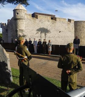 La ciudad de Las Palmas de Gran Canaria celebra el 421 aniversario de la Batalla de La Naval con un homenaje a los caídos y una parada militar. · foto 2