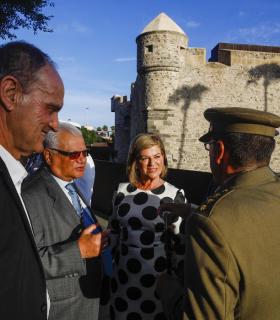 La ciudad de Las Palmas de Gran Canaria celebra el 421 aniversario de la Batalla de La Naval con un homenaje a los caídos y una parada militar. · foto 9