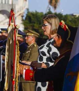 La ciudad de Las Palmas de Gran Canaria celebra el 421 aniversario de la Batalla de La Naval con un homenaje a los caídos y una parada militar. · foto 5