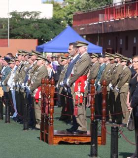 La jura de la Bandera para personal civil culmina en Adeje con la participación de casi 400 personas. · foto 5