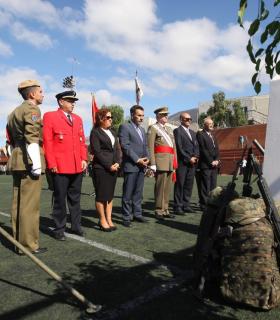 La jura de la Bandera para personal civil culmina en Adeje con la participación de casi 400 personas. · foto 4