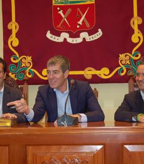 El presidente de Canarias se compromete a incluir las pasarelas peatonales de la IV Fase de la Circunvalación contempladas en el proyecto original. · foto 15