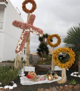 La Asociación de Vecinos El Drago gana el Concurso de Cruces de las Fiestas de Mayo de Santa Cruz de Tenerife. · foto 4