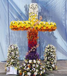 La Asociación de Vecinos El Drago gana el Concurso de Cruces de las Fiestas de Mayo de Santa Cruz de Tenerife. · foto 7