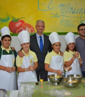 El CEIP Santa Teresa de Jesús celebra el día del Colegio con jornada de puertas abiertas y actividades saludables. · foto 2
