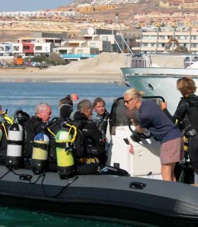 La revista Tauchen promociona en Europa los fondos marinos de Caleta de Fuste. · foto 4