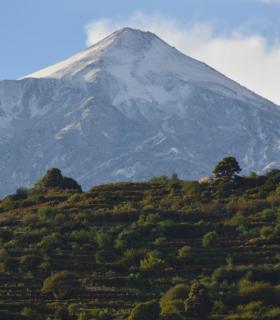 El Teide amanece con una capa fina de nieve. · foto 2