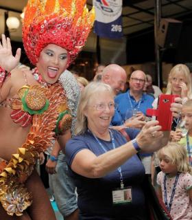 La ciudad de Las Palmas de G.C. muestra el Carnaval a los regatistas de la ARC. · foto 1