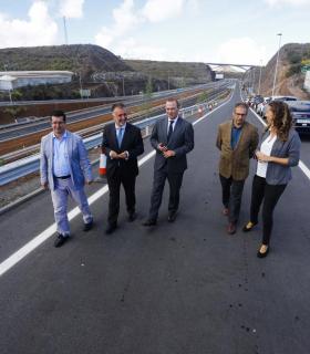 El Alcalde asiste a la finalización de la obra de la IV Fase de la Circunvalación en el tramo del enlace de Las Mesas · foto 4