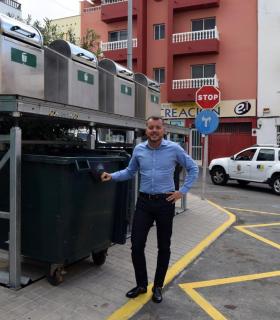 Gáldar estrena nuevos contenedores soterrados en la Glorieta Antonio Padrón del casco urbano. · foto 2