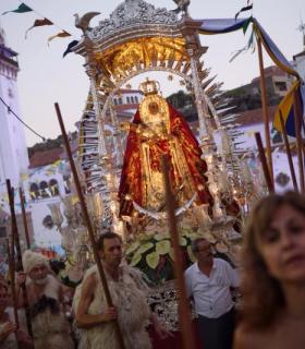 Tradición y devoción por la Patrona de Canarias. · foto 6