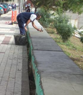 El Ayuntamiento de Las Palmas de G.C. repara más de 260 bancos situados en el paseo de San José inviertiendo cerca de 30.000 euros · foto 1