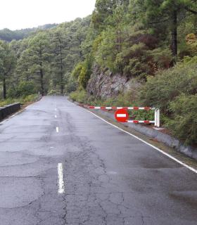 El Cabildo de La Palma cierra al tráfico la carretera LP-4, que da acceso al Roque de Los Muchachos · foto 1