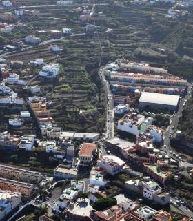 La sustitución de la canalización prevé erradicar el problema del agua en la Urbanización de Las Monjas, San Juan de La Rambla. · foto 2