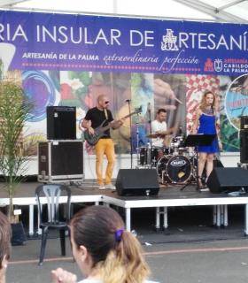 La consejera de Artesanía del Cabildo de La Palma destaca la visita de más de 17.000 personas y el elevado volumen de ventas de la feria insular del sector. · foto 4