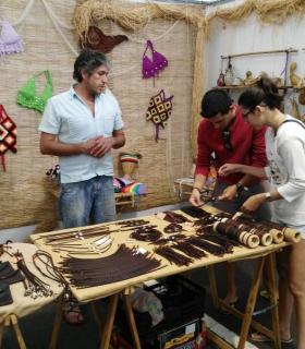 La consejera de Artesanía del Cabildo de La Palma destaca la visita de más de 17.000 personas y el elevado volumen de ventas de la feria insular del sector. · foto 2