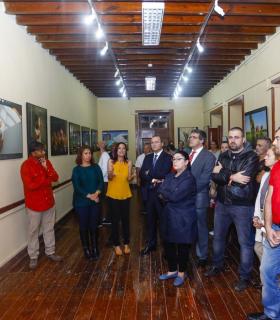 El Ayuntamiento de Las Palmas de G.C presenta el libro de Lancy Dodem, el primer niño indio apadrinado por la Fundación Vicente Ferrer. · foto 3