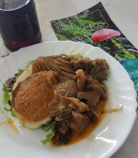 La IV Ruta de la Tapa de Setas de El Rosario entra en su ecuador con unas mil tapas vendidas cada fin de semana. · foto 1