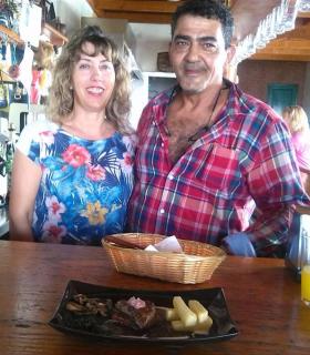 El Mesón El Pueblo con su Bocadito de solomillo, gana el premio a la mejor tapa en la VI Semana de la Mini Tapa de Tías. · foto 3