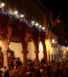 Santa Cruz de La Palma da inicio al programa de fiestas de Navidad con el encendido de luminarias y la lectura del pregón. · foto 1