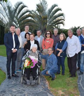 Doña Pino Mendoza Reyes, Pintadera de Oro de la Ciudad de Gáldar, celebra sus cien años de edad. · foto 3