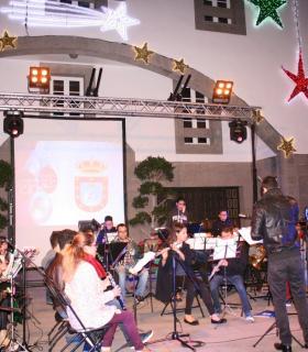 Granadilla de Abona ilumina la Navidad con la música de artistas del municipio. · foto 2